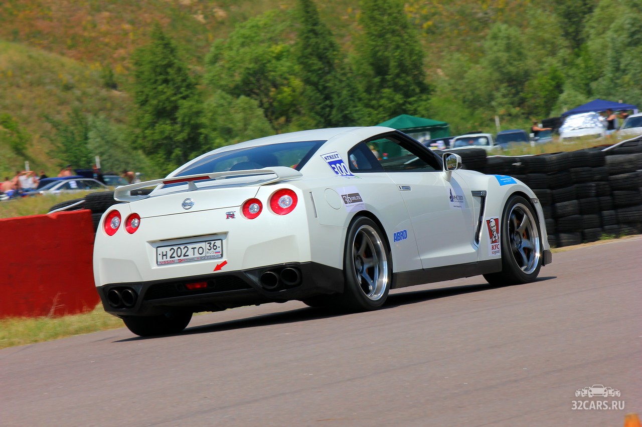 Автомобиль 32. Ниссан ГДР Владивосток. Nissan GTR Воронеж. Ниссан Str. GTR В Анапе.